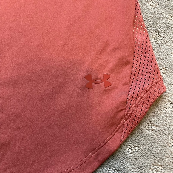 Under Armour Lightweight Athletic Top | Size Small - Picture 4 of 4